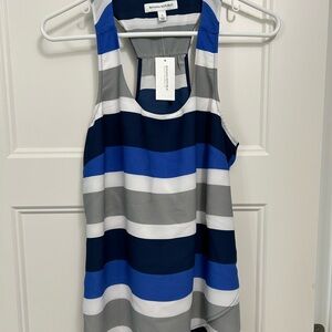 Banana republic razor back shirt- NWT size Small